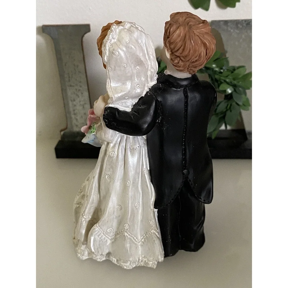 Vintage Shabby Chic Wedding Bride and Groom Resin‎ Wedding Cake Topper 5.5